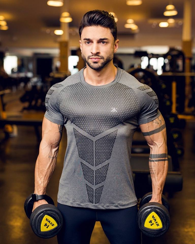 Maximize Your Workout with Our High-Performance Compression Sports T-Shirt