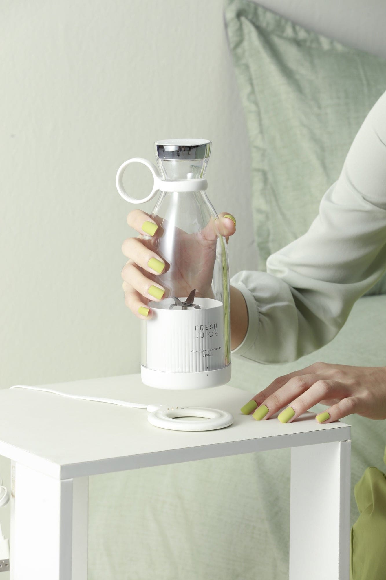 SportBlend: The Ultimate Portable Mixer for Fitness and Nutrition
